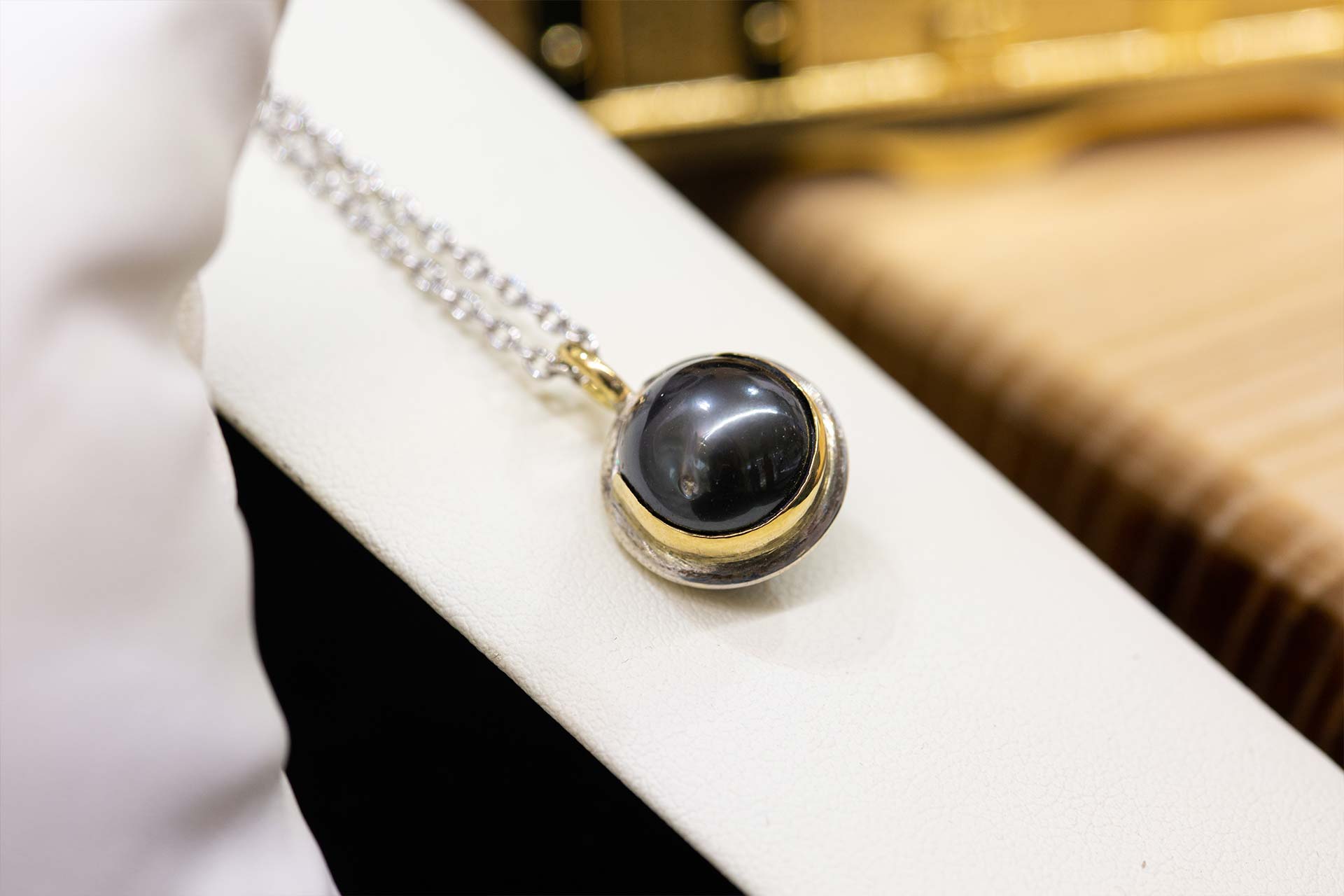 Vetrina perla - Collezione Montecristo | Gioielleria artigianale Benedetti di pisa dal 1932